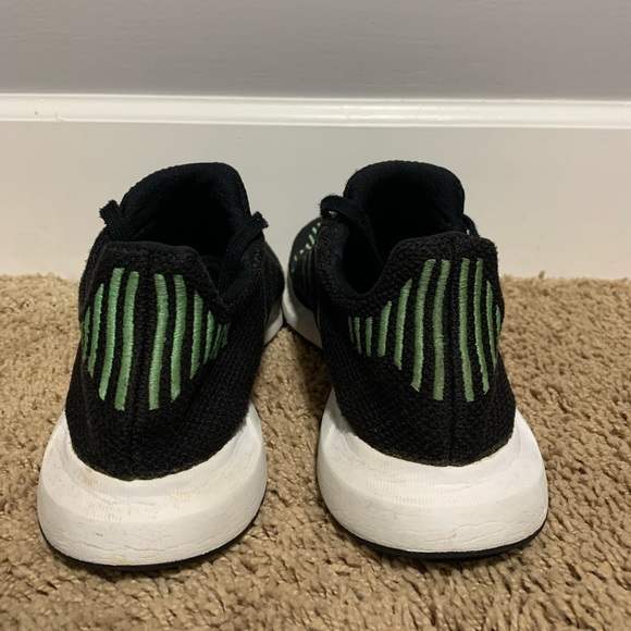 Adidas Swift Run - Picture 2 of 4